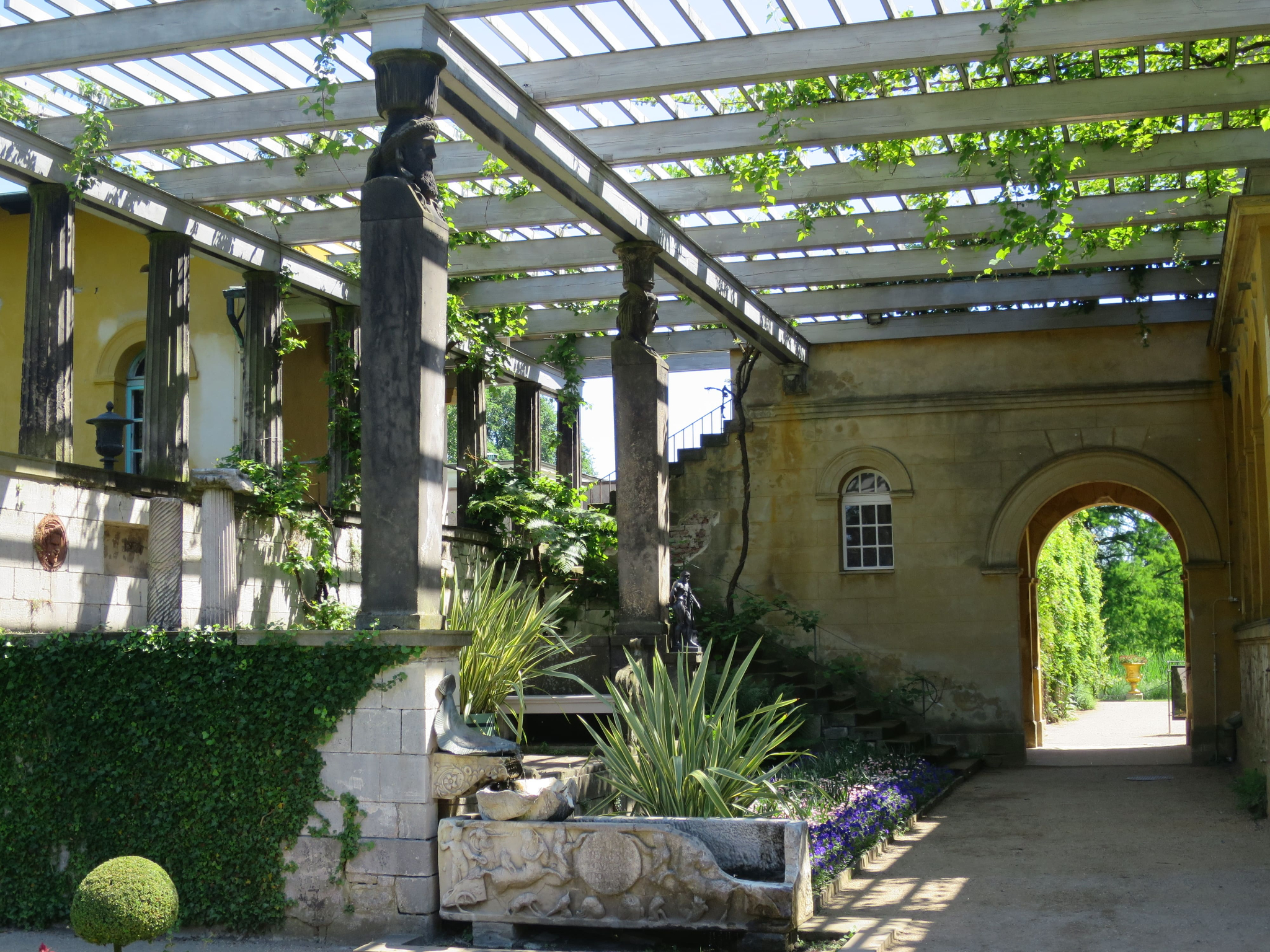 Schloßpark 10